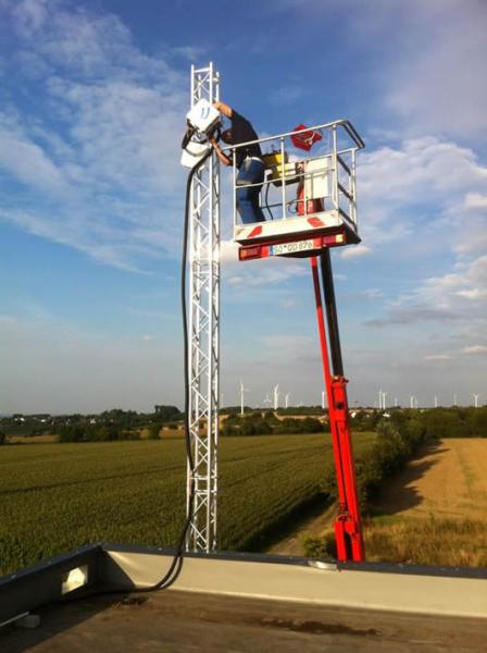 Traversenmast, freitragend oder zur Befestigung an Gebäudewänden, 3 m